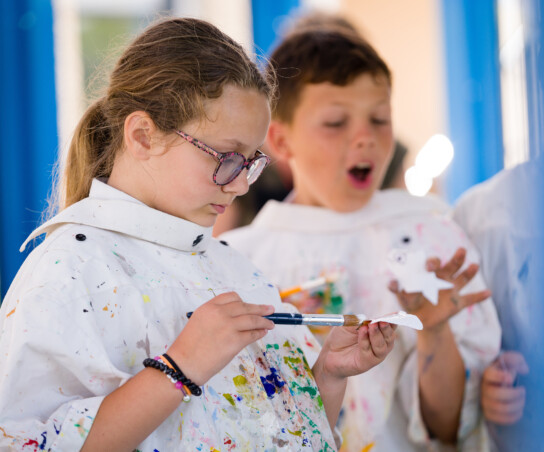 Penpol painting and shock ArtsLab Project (FEAST) © Penpol Primary School, Photographer Steve Tanner